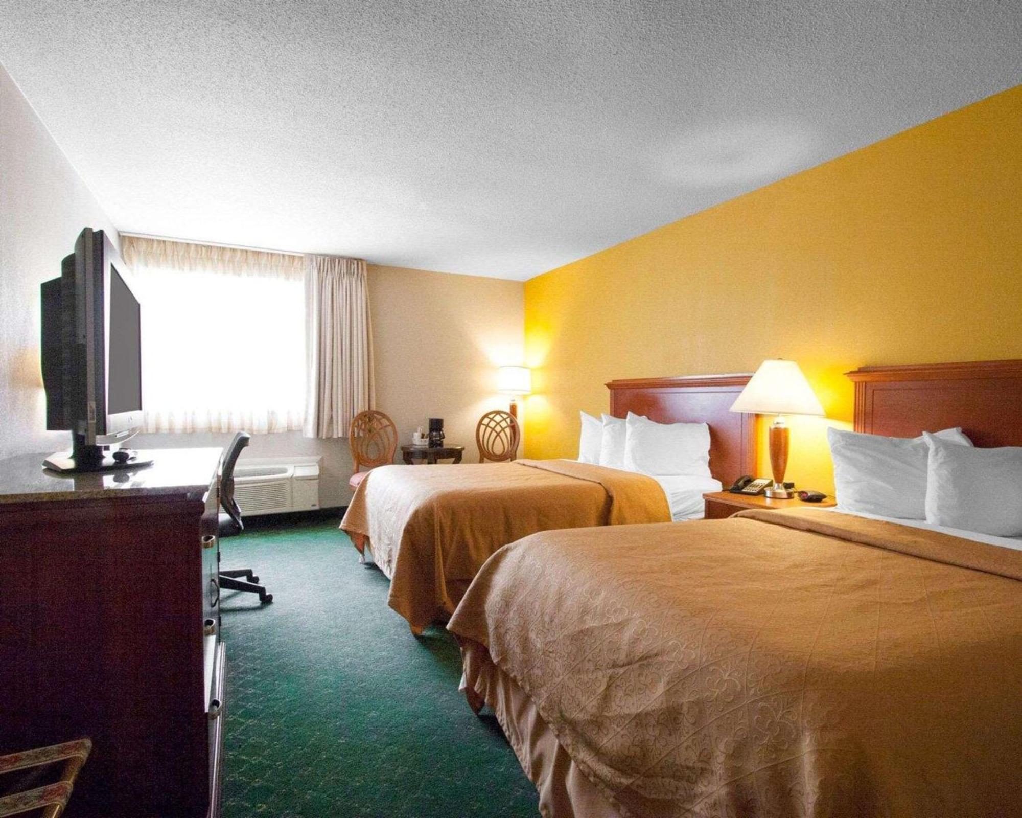 Quality Inn Cairo I-57 Bagian luar foto