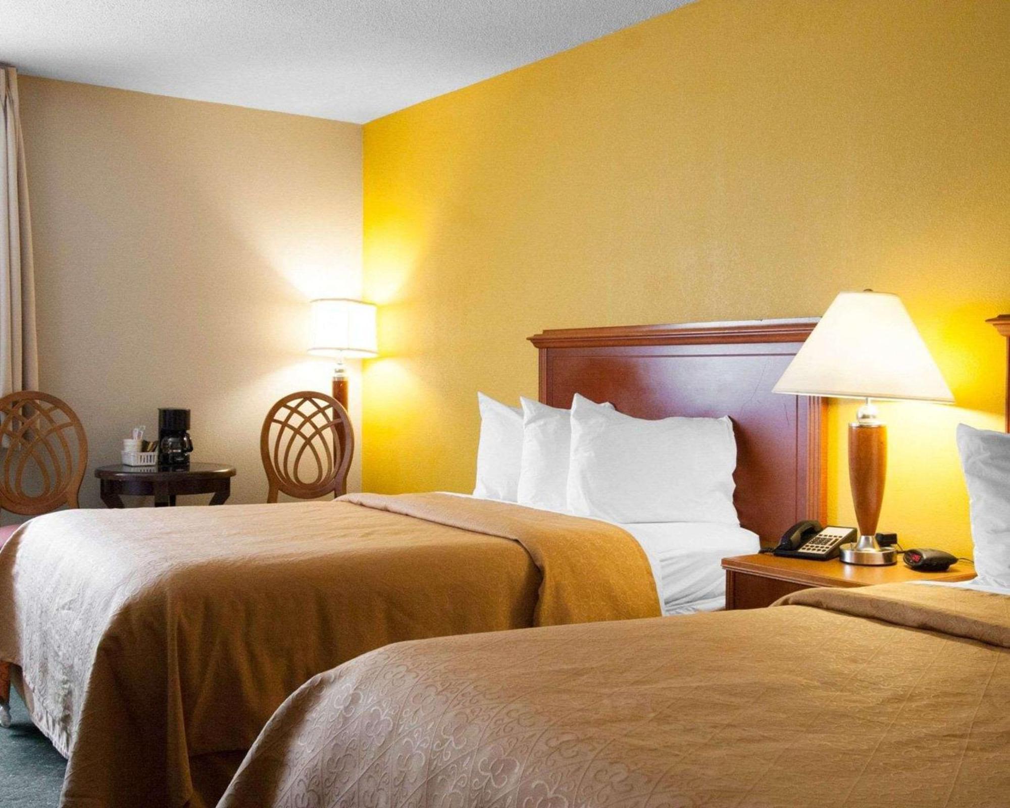 Quality Inn Cairo I-57 Bagian luar foto