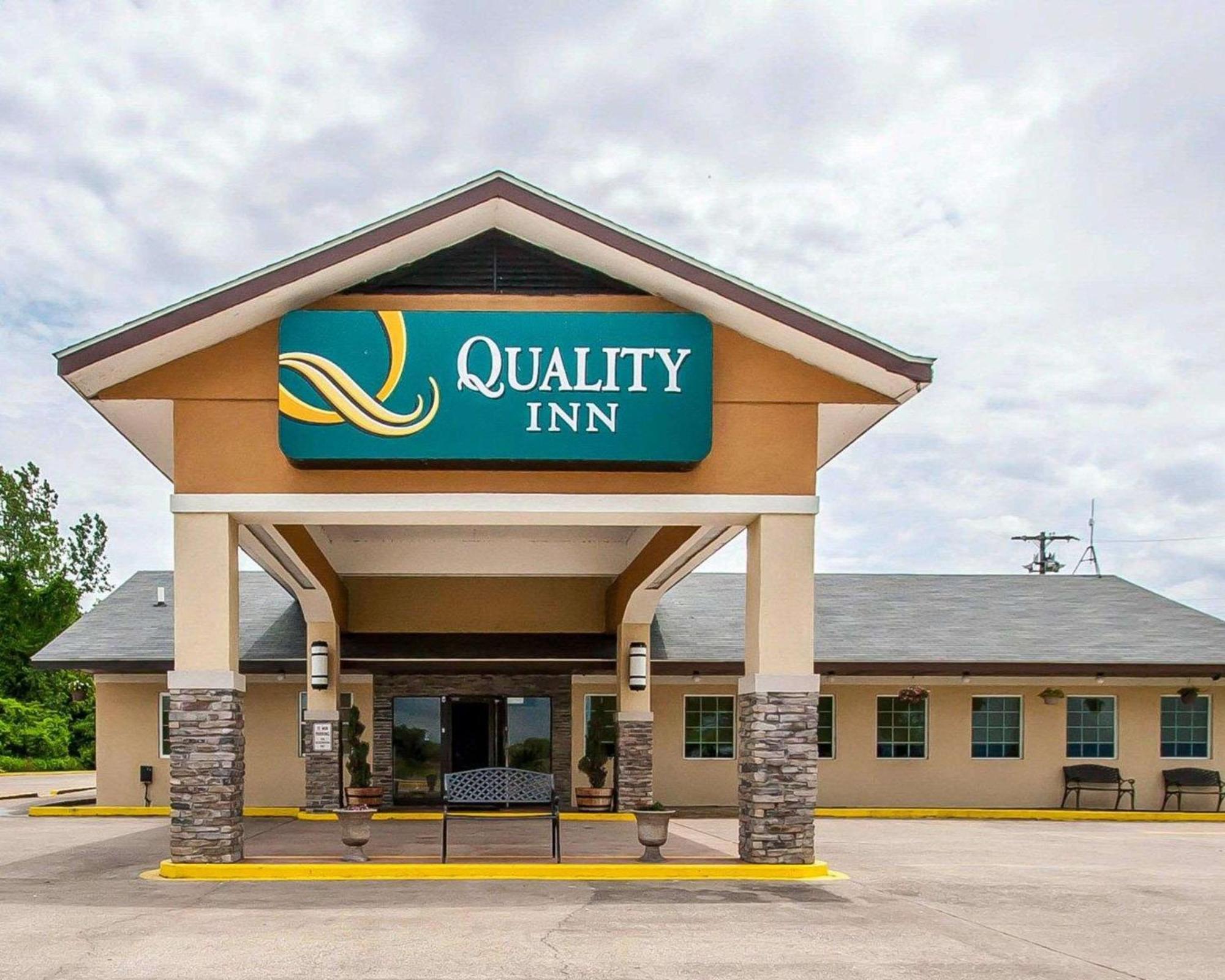 Quality Inn Cairo I-57 Bagian luar foto