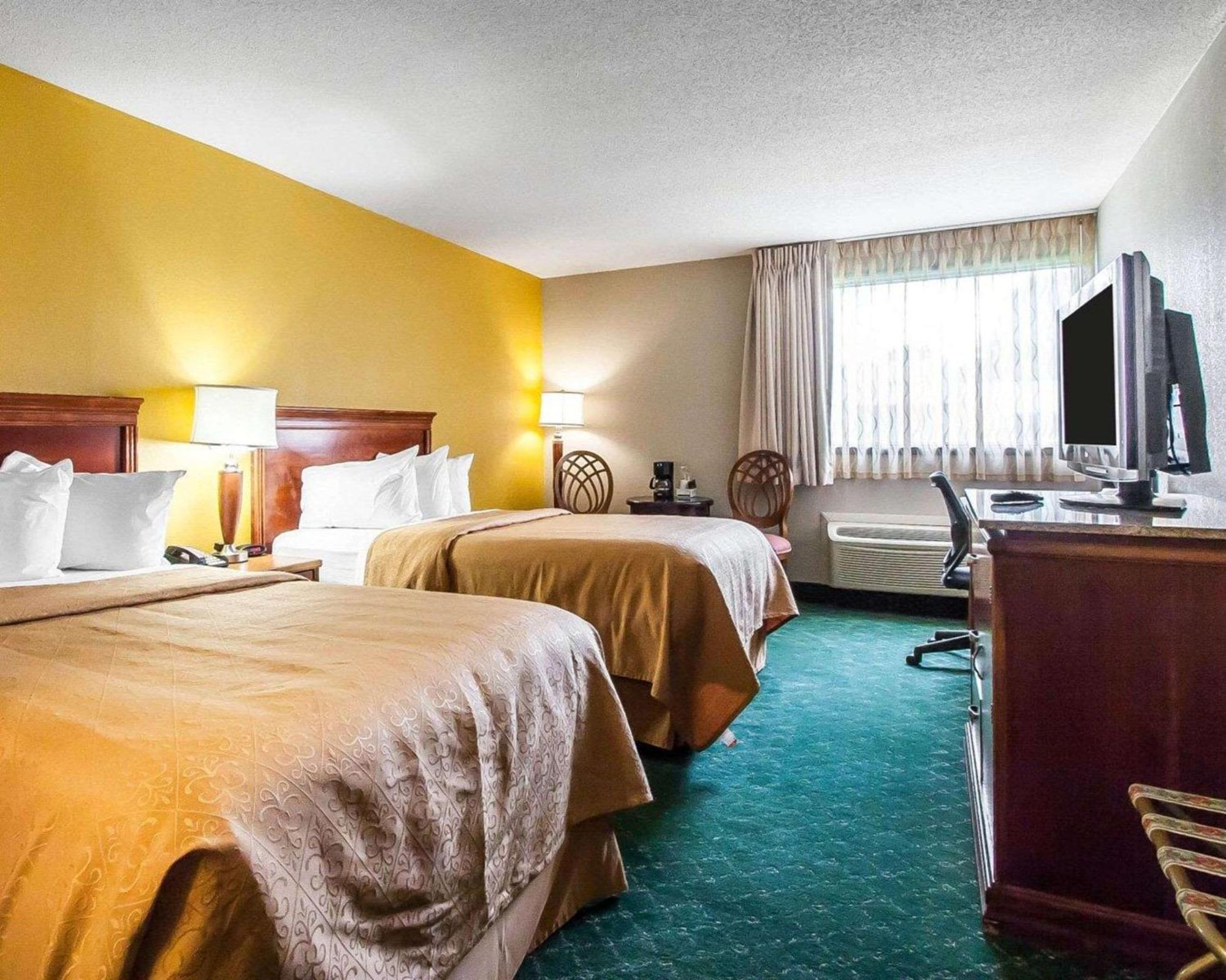Quality Inn Cairo I-57 Bagian luar foto