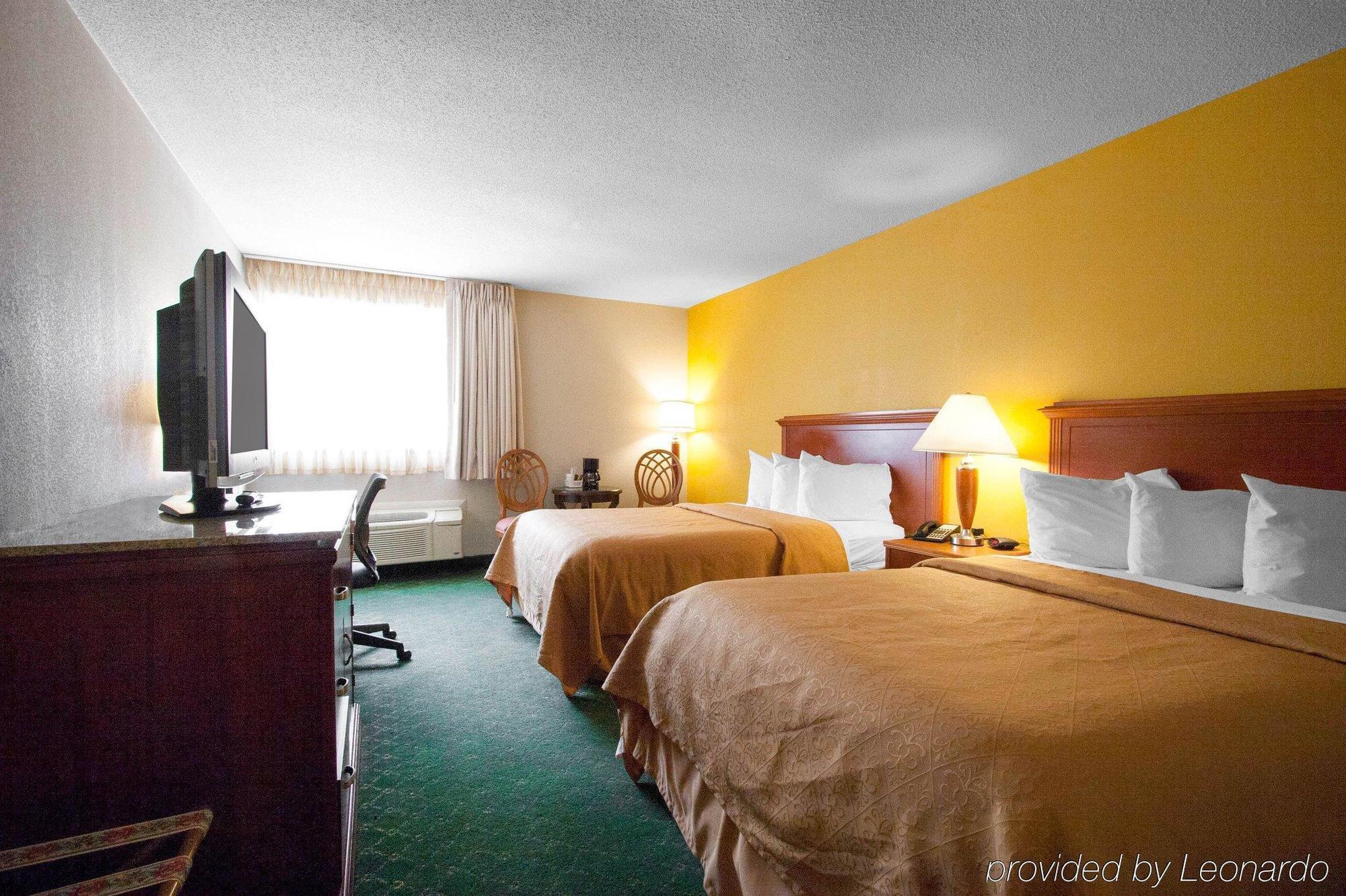 Quality Inn Cairo I-57 Bagian luar foto