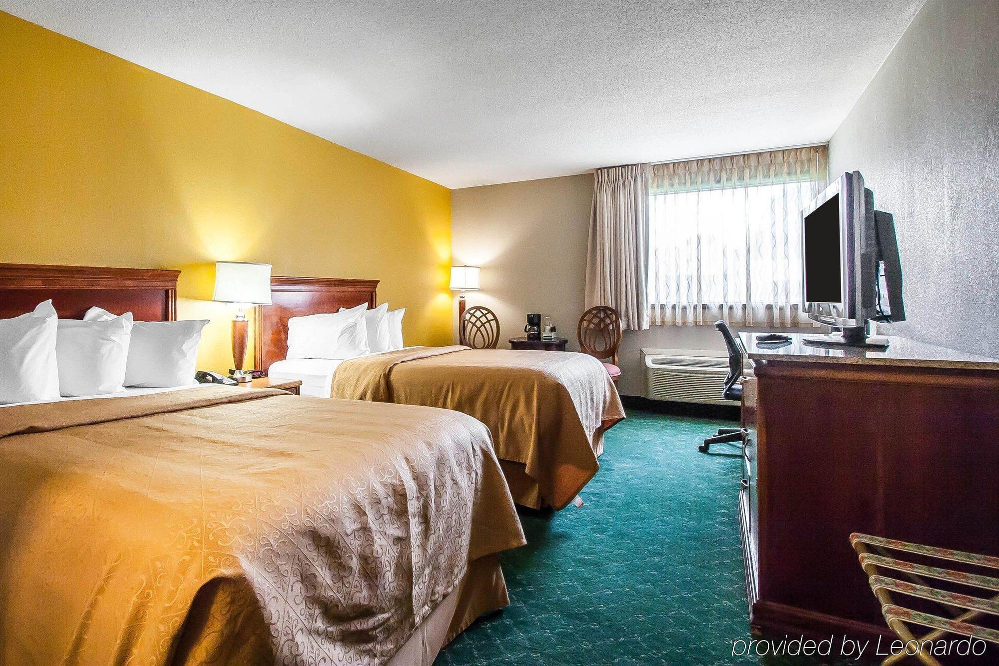Quality Inn Cairo I-57 Bagian luar foto